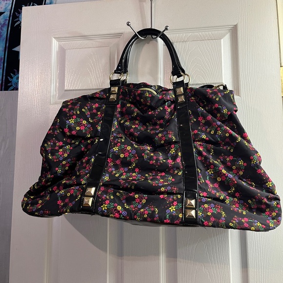 Betsey Johnson HUGE duffle Weekender handbag ditsy floral skull studded RARE HTF - Picture 13 of 15